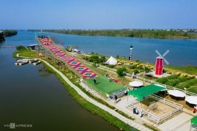 Nông trại Edu Farm của anh Trung nằm ở hạ nguồn sông Hương. Ảnh: Vạn An