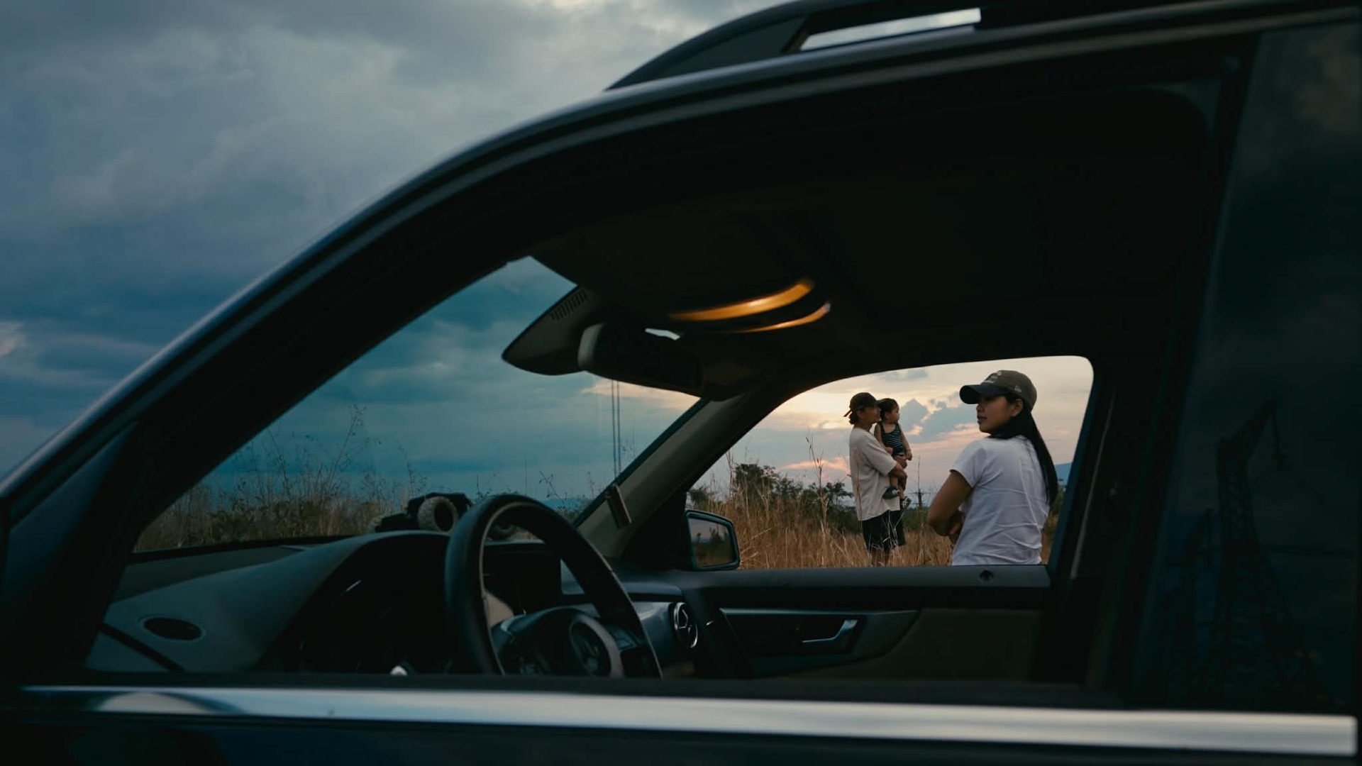 Gia đình lái Mercedes rong ruổi 4.000km và trải nghiệm hố vôi xe Đức cũ - 13