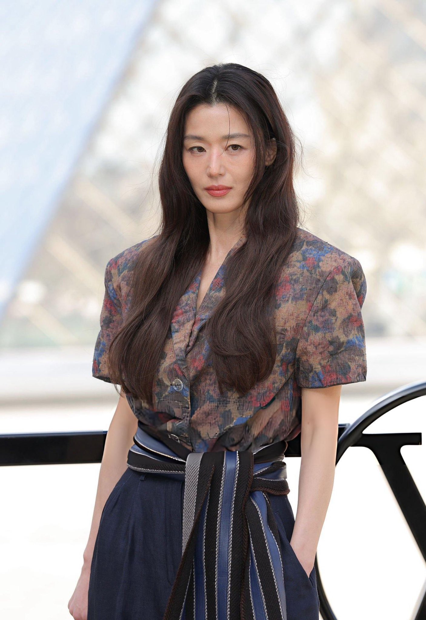 Jeon Ji Hyun vs Thư Kỳ: Cặp kỳ phùng địch thủ U50 ầm ĩ nhất lúc này, chỉ ngắm thôi chứ không thể lựa chọn- Ảnh 3.