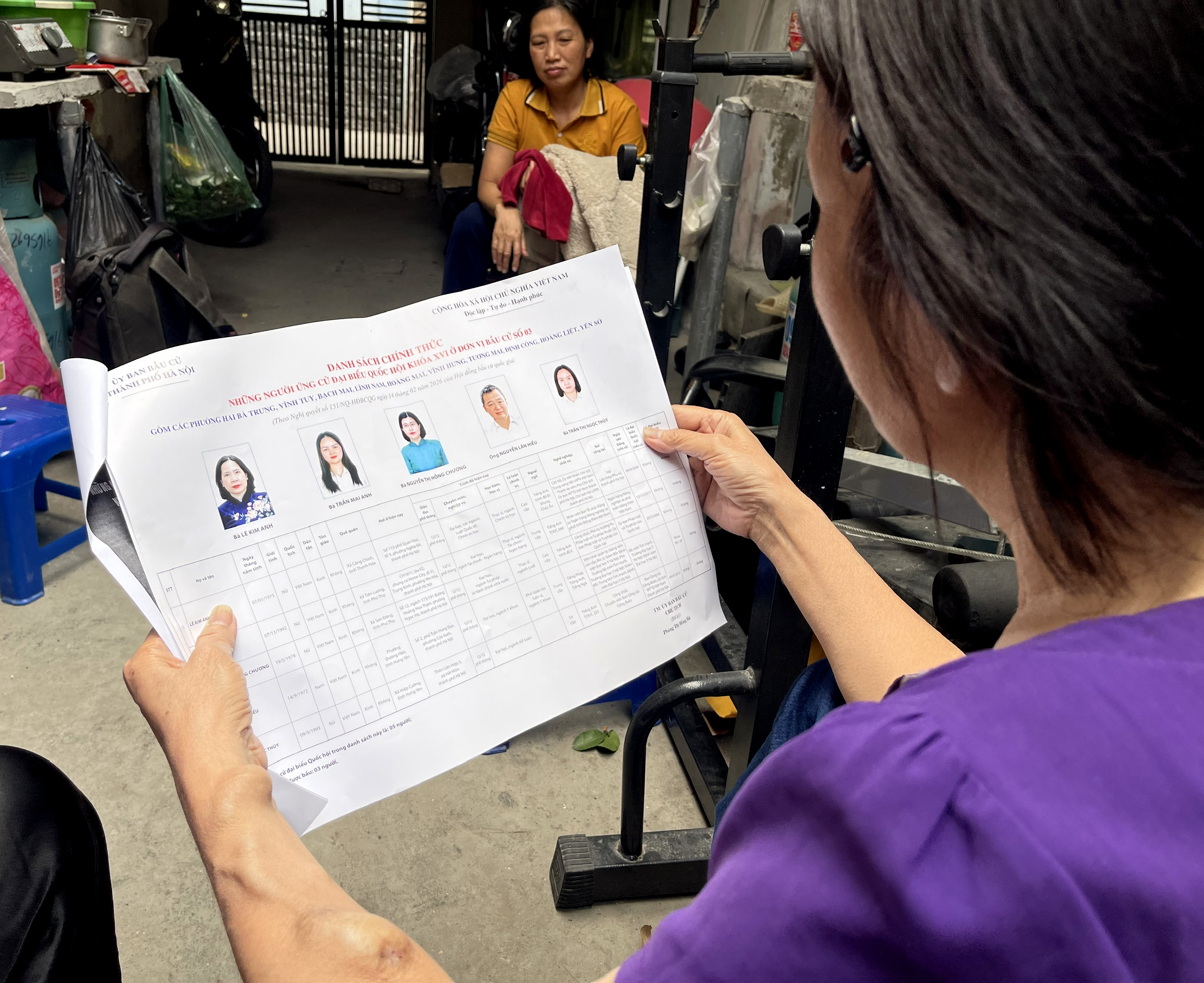 Cảm xúc của những 'cử tri đặc biệt' trước ngày bầu cử- Ảnh 4.