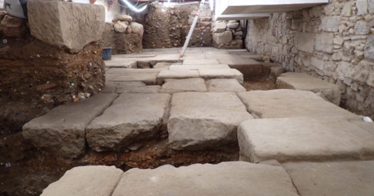 Sửa thang máy, lọt vào thế giới 2.000 năm trước dưới hầm khách sạn- Ảnh 4.