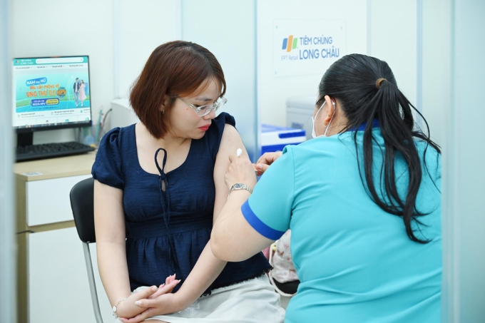 Tiêm phòng là trụ cột quan trọng giúp đẩy lùi nguy cơ nhiễm và gánh nặng do HPV. Ảnh: LC