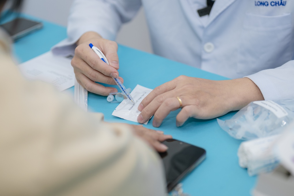 Chặn nguy cơ ung thư cổ tử cung từ sớm: Long Châu tầm soát HPV miễn phí cho cộng đồng - 4