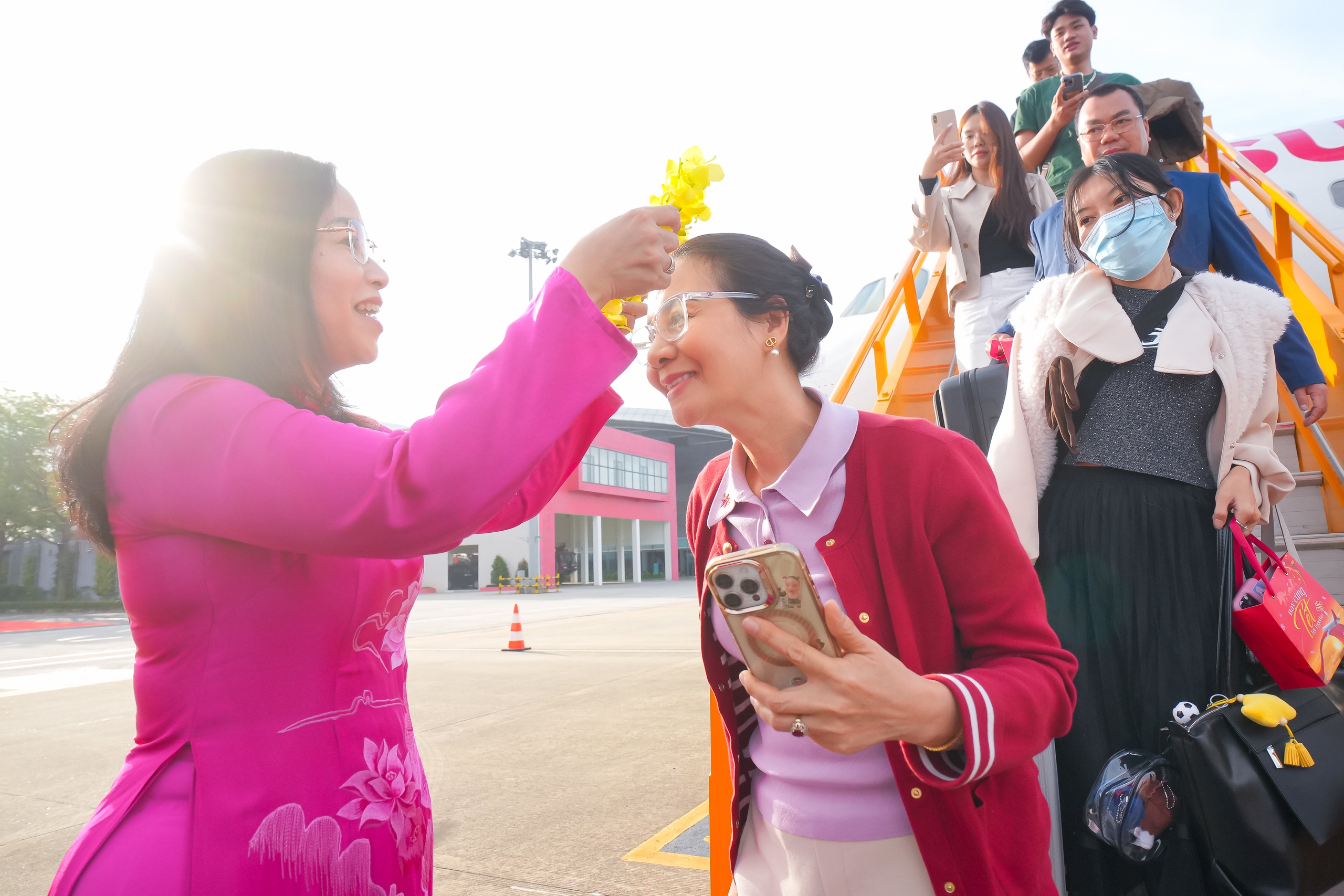 Đà Nẵng phân công nhiệm vụ Chủ tịch và 8 Phó Chủ tịch UBND thành phố - Ảnh 2.