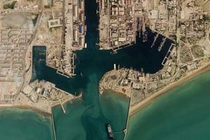 Iran: Nước nào trục xuất đại sứ Mỹ và Israel sẽ được phép đi qua Eo biển Hormuz