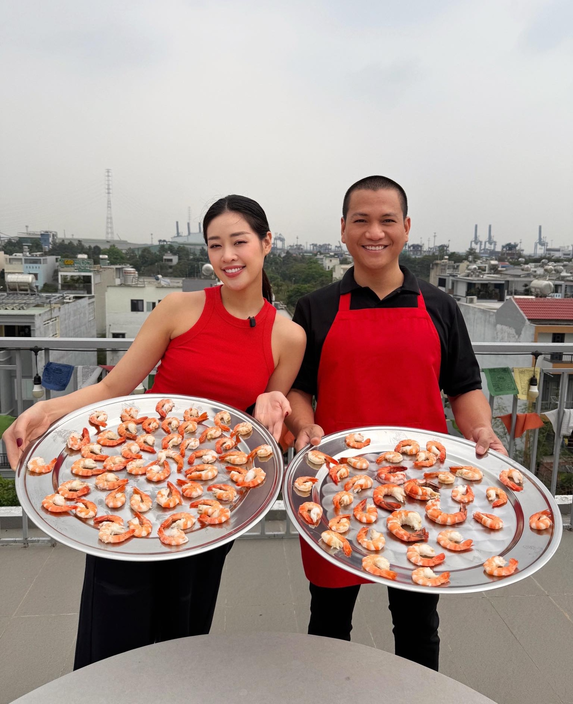 Khánh Vân sau kết hôn: Chồng hơn 17 tuổi cưng chiều, chăm nấu ăn cho vợ - 4