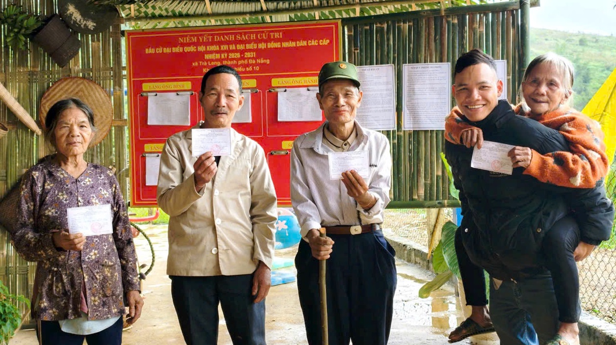 Băng rừng đến 'ngày hội non sông':Con đường gian nan vào điểm bầu cử nóc ông Bình - Ảnh 6.