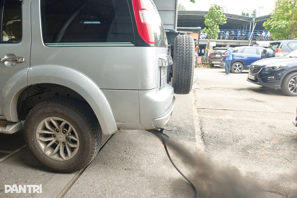Xe Ford đời cũ đạp ga không đủ vòng tua, trung tâm đăng kiểm nói gì? - 2