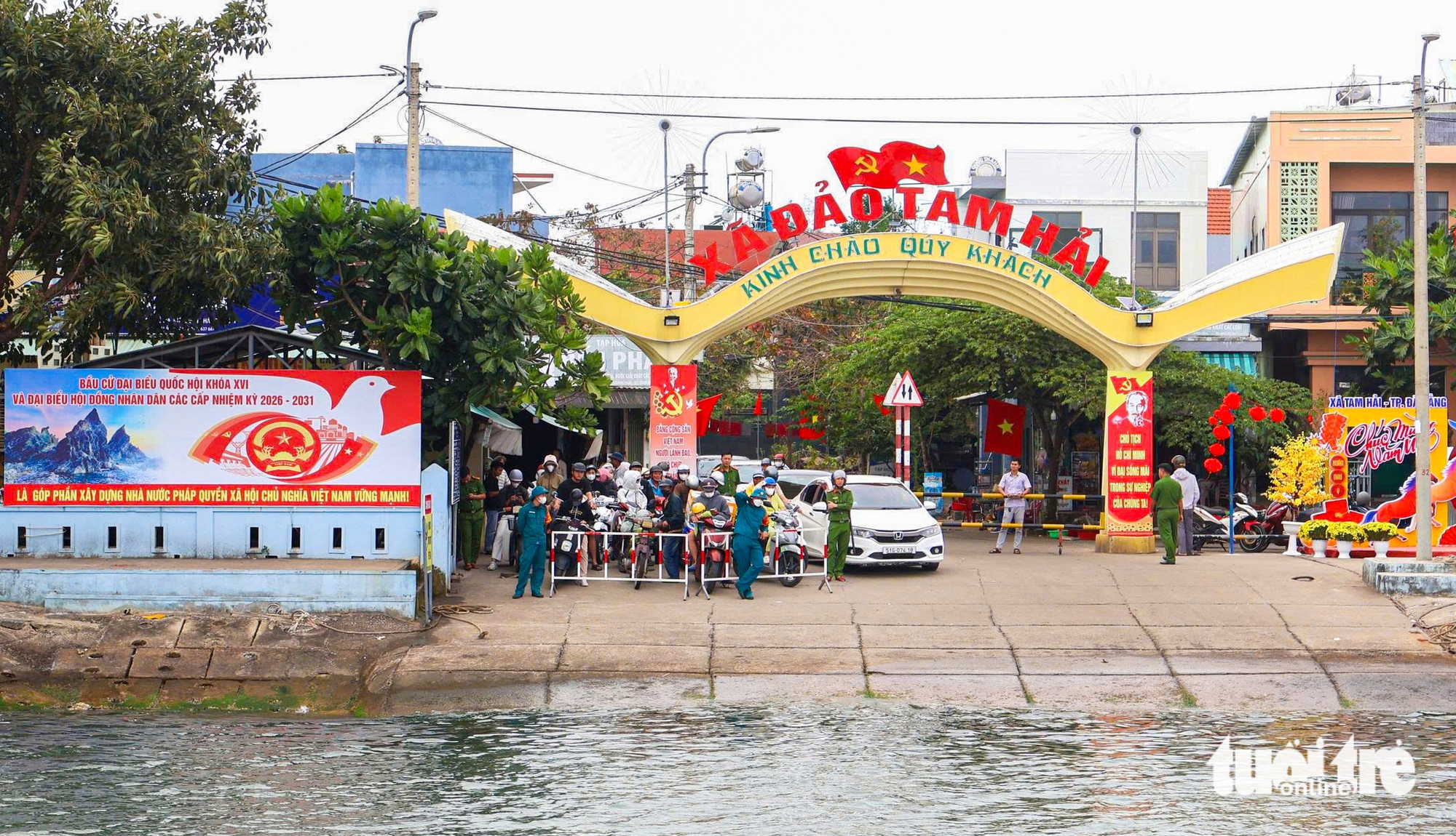 Đà Nẵng: Từ xã đảo đến vùng miền núi rộn ràng trước thềm 'ngày hội toàn dân' - Ảnh 2.