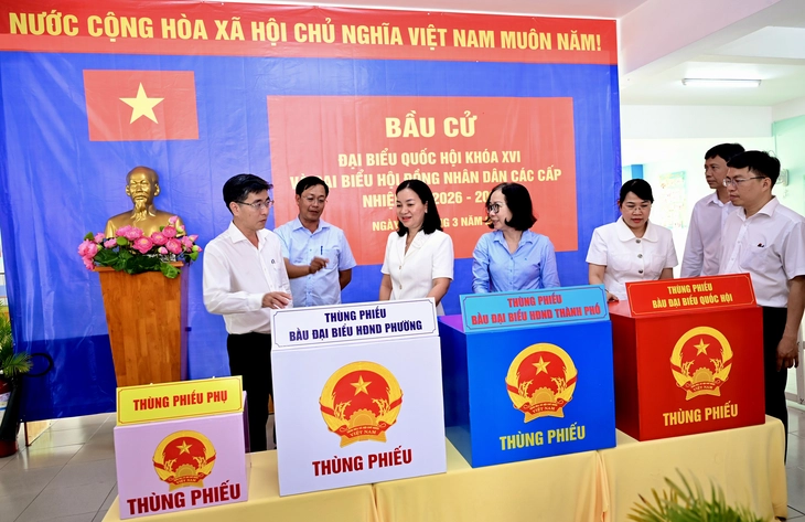 TP.HCM: Vận động cử tri đi bầu đúng, bầu đủ, tránh tình trạng bầu thay - Ảnh 2.