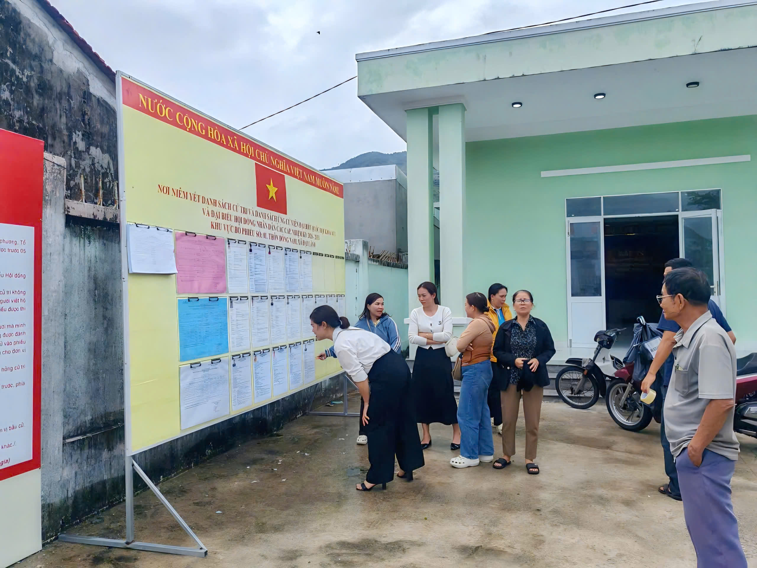 Khánh Hòa rực rỡ cờ hoa chào ngày hội bầu cử - Ảnh 13.