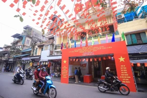 Hà Nội: Từ núi Ba Vì đến tháp rùa Hồ Gươm sẵn sàng cho ngày hội bầu cử