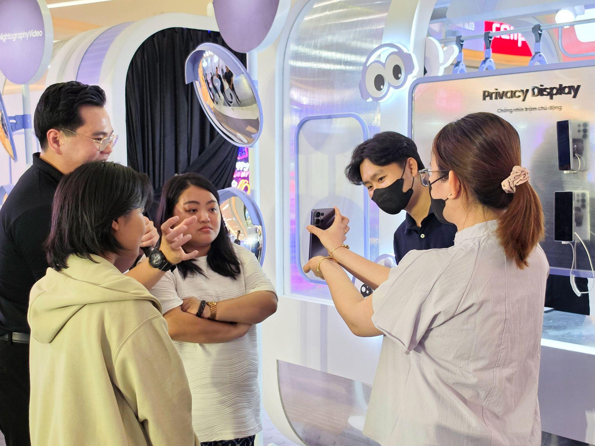 Galaxy S26 Series “đổ bộ” Vạn Hạnh Mall: “Tọa độ mới” đỉnh miễn bàn được dân tình nườm nượp- Ảnh 4.