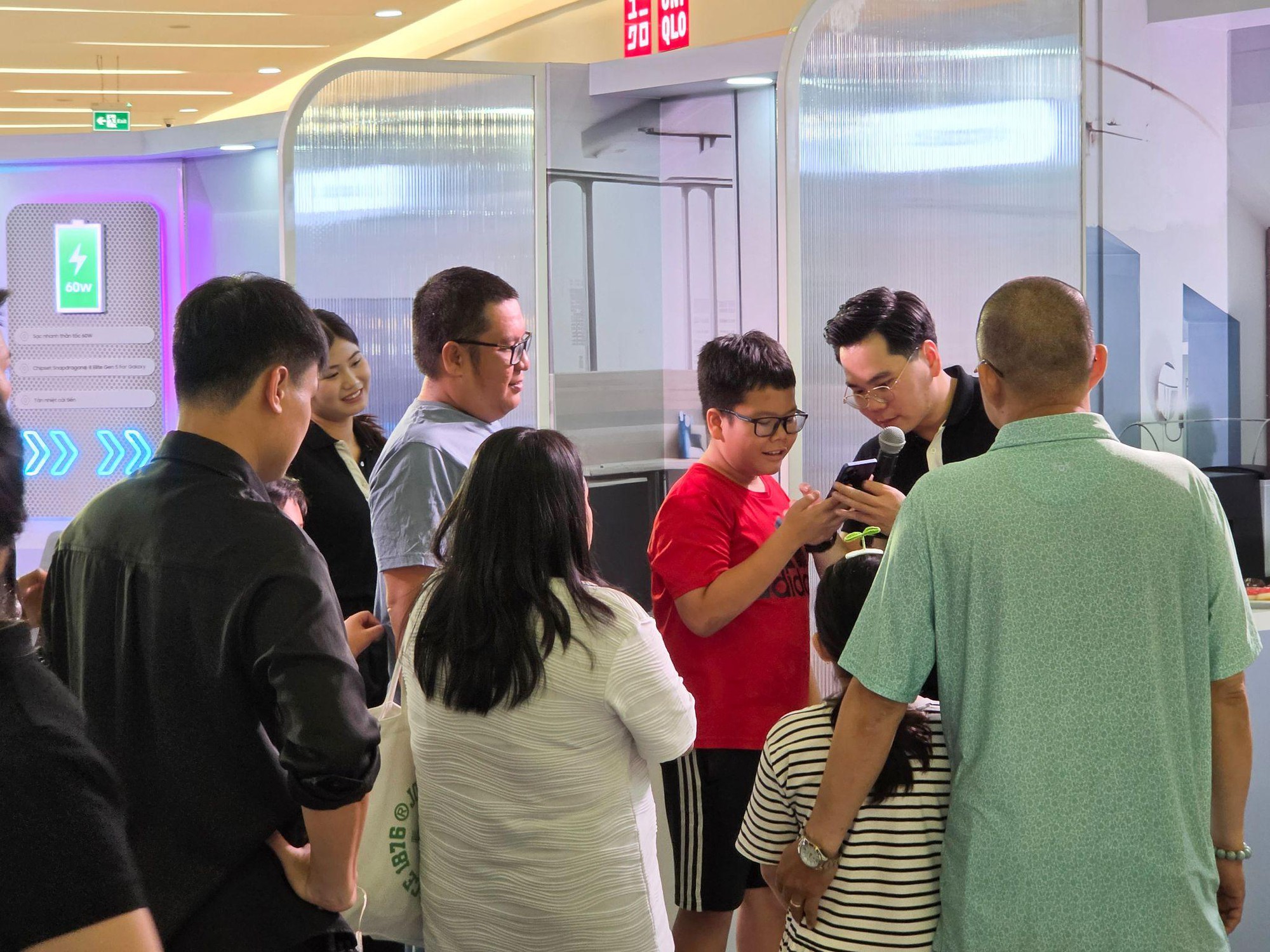 Galaxy S26 Series “đổ bộ” Vạn Hạnh Mall: “Tọa độ mới” đỉnh miễn bàn được dân tình nườm nượp- Ảnh 6.