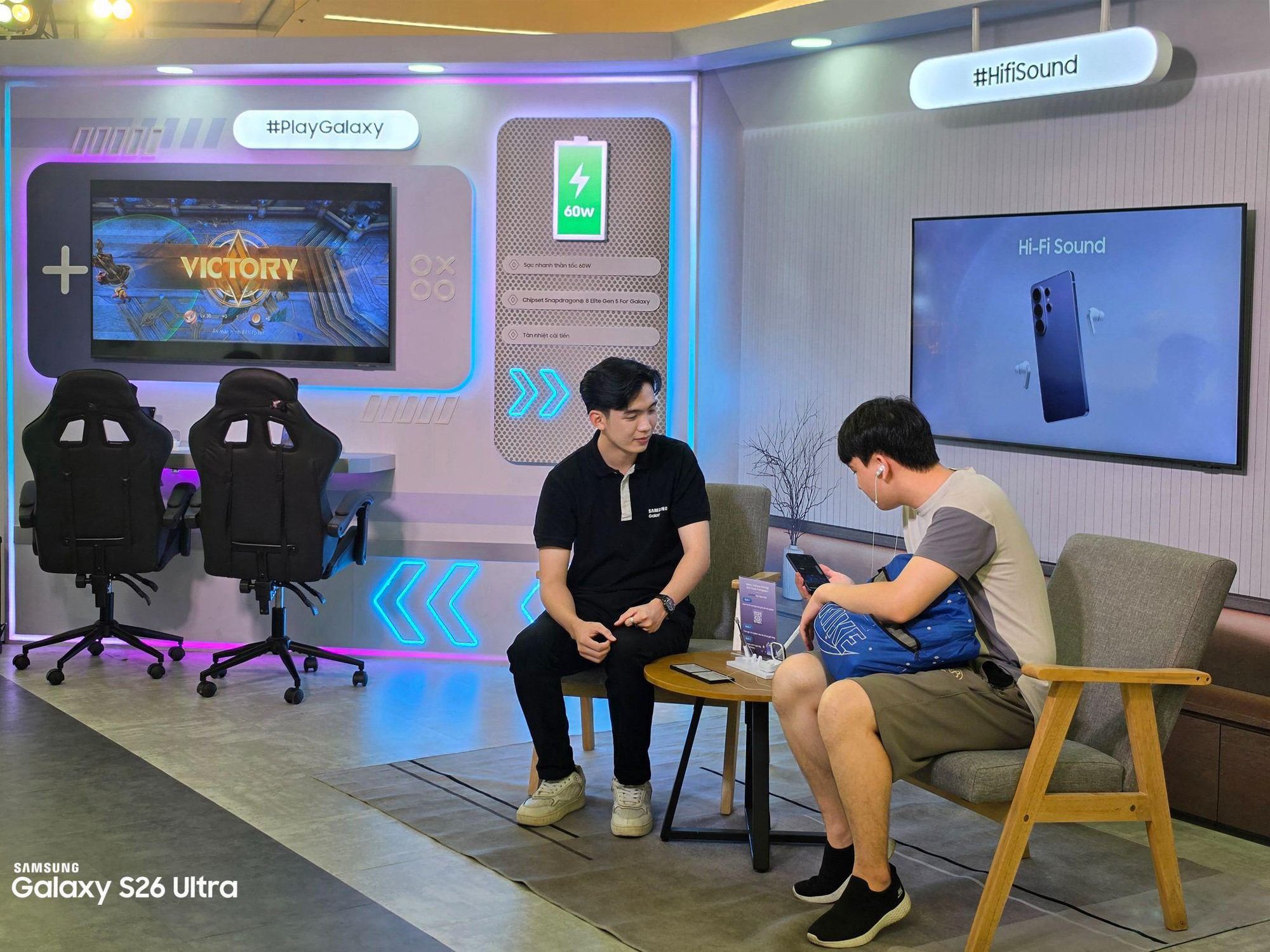Galaxy S26 Series “đổ bộ” Vạn Hạnh Mall: “Tọa độ mới” đỉnh miễn bàn được dân tình nườm nượp- Ảnh 9.