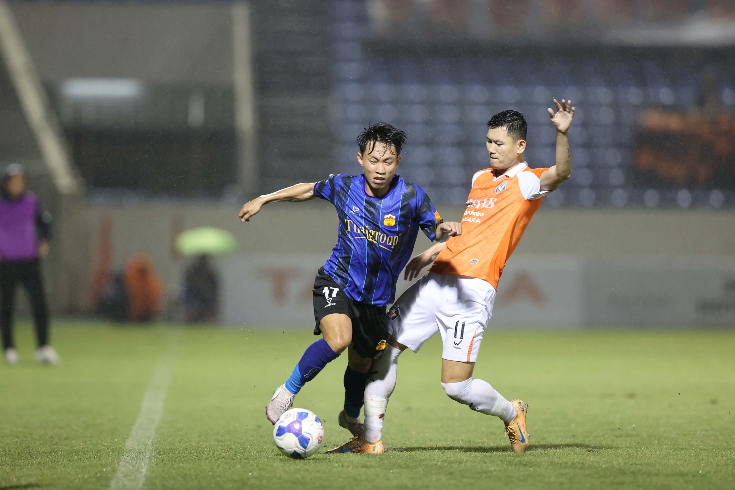 HAGL hòa Đà Nẵng 3-3 ở 'chung kết ngược' nghẹt thở: Quá nhiều siêu phẩm- Ảnh 2.