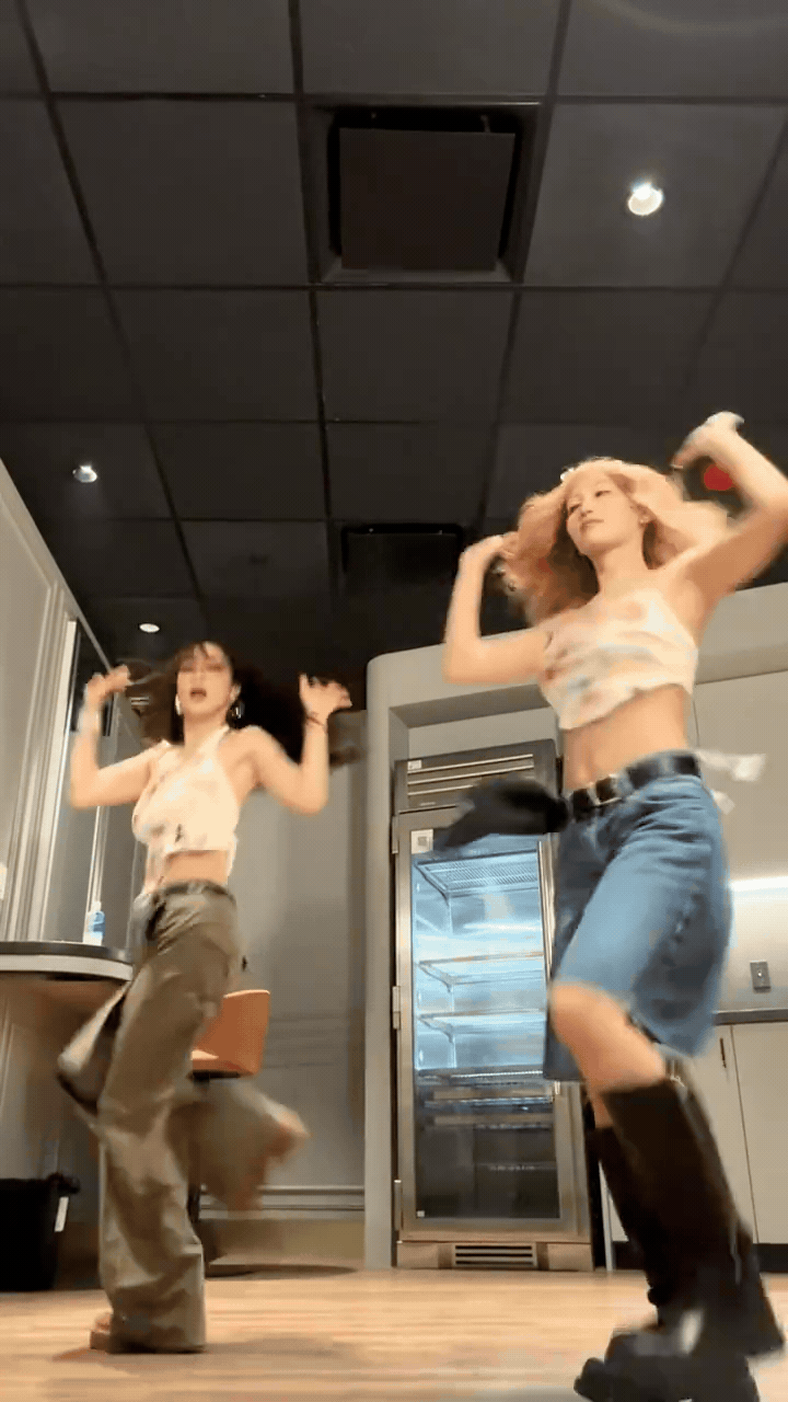 Ca khúc giúp 5 mỹ nhân hết thời 