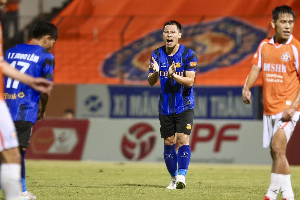 “Mưa” bàn thắng trên sân Chi Lăng, Đà Nẵng cầm hòa HAGL - Ảnh 4.