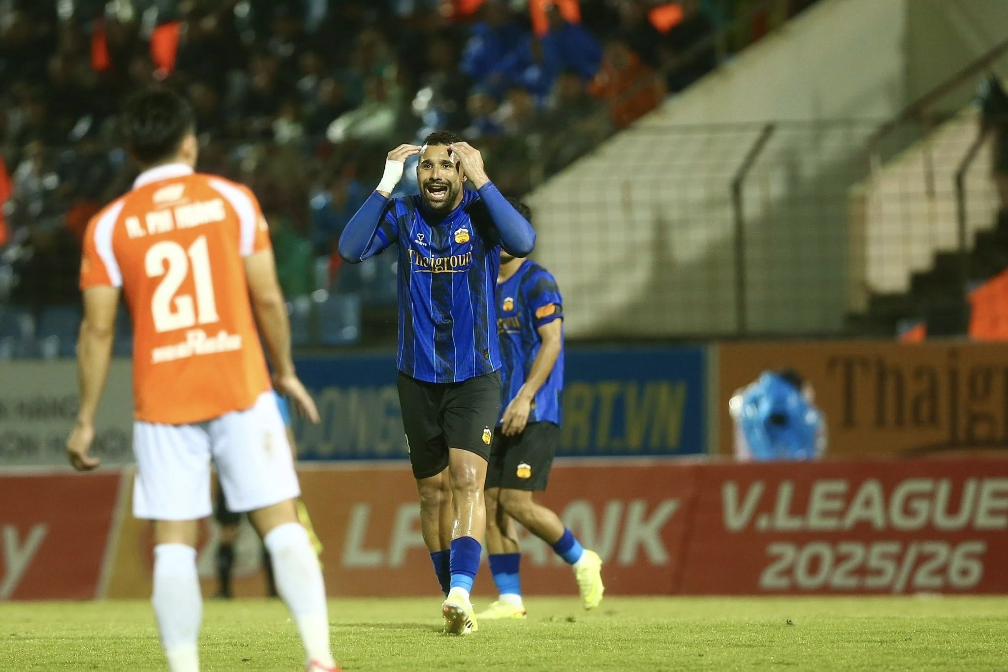 “Mưa” bàn thắng trên sân Chi Lăng, Đà Nẵng cầm hòa HAGL - Ảnh 5.