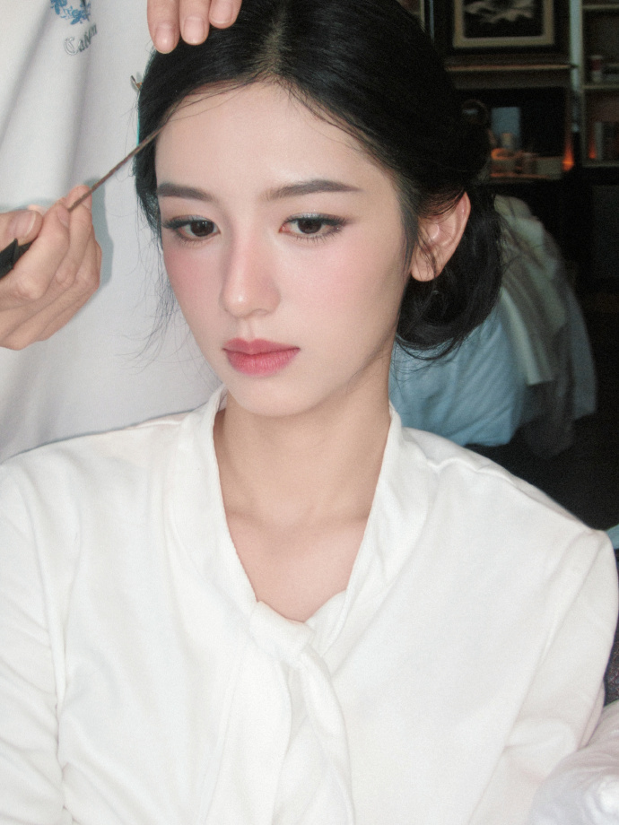 Mỹ nhân đẹp chấn động thế gian đọc kịch bản thôi sao hot quá vậy: Mặt mộc hoàn mỹ đến từng lỗ chân lông- Ảnh 4.