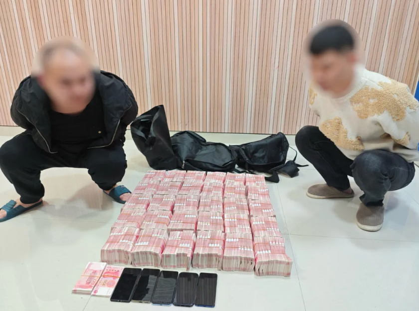 Phát hiện hơn 11,4 tỷ đồng tiền mặt trên 1 chiếc ô tô không có biển số- Ảnh 3.