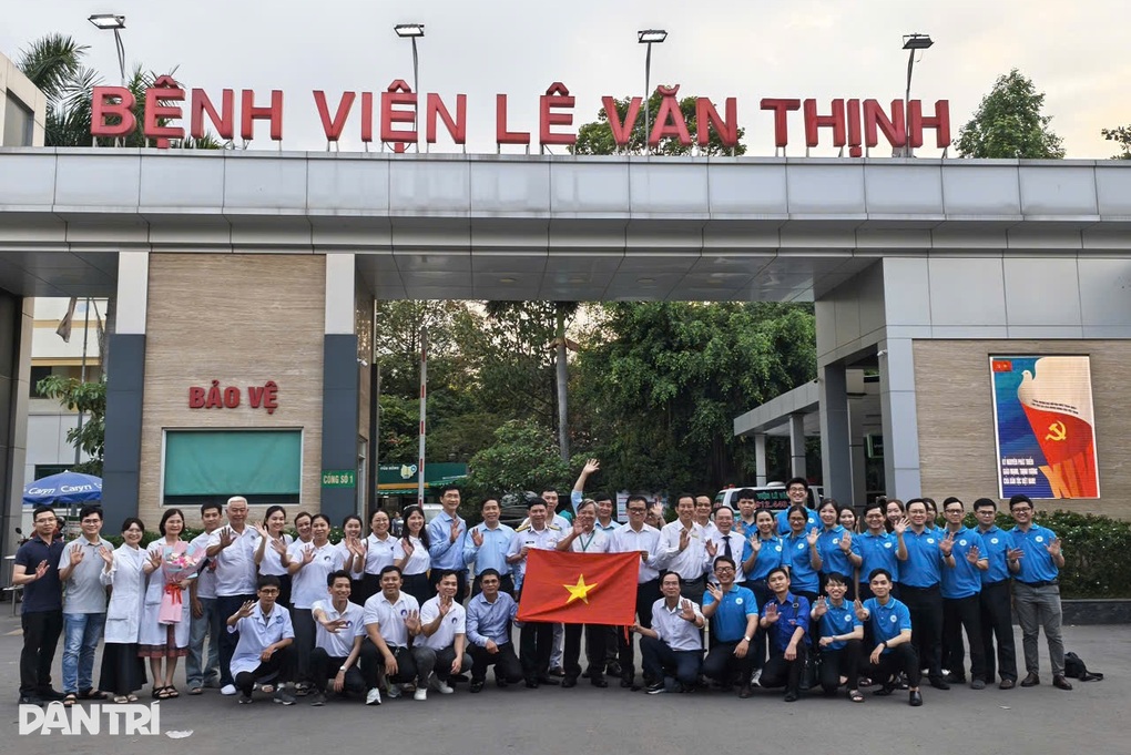 60 y bác sĩ của 4 bệnh viện ở TPHCM làm nhiệm vụ đặc biệt tại Trường Sa - 2