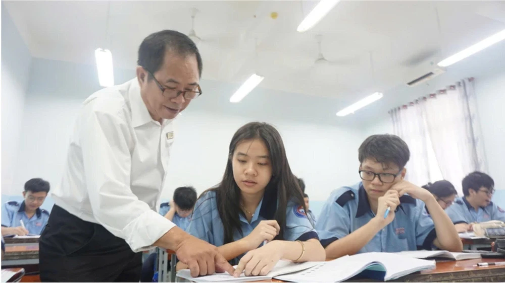 Thầy Bùi Quang Hiển, giáo viên Toán Trường THCS Đoàn Thị Điểm (phường Nhiêu Lộc, TP.HCM). Ảnh: TM Thay-Hien.jpg