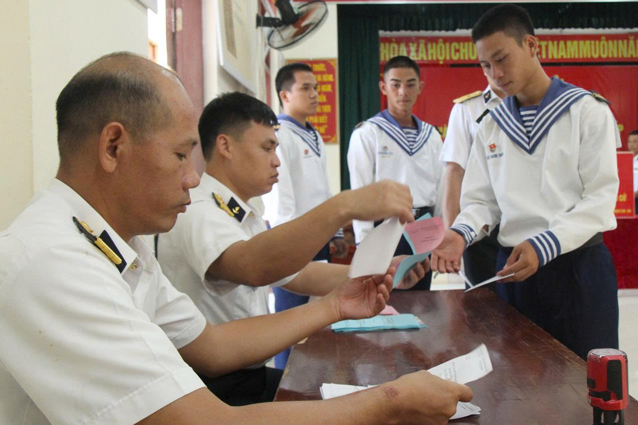 Trường Sa chuẩn bị cho ngày hội bầu cử đại biểu Quốc hội năm 2026 - Ảnh 2.