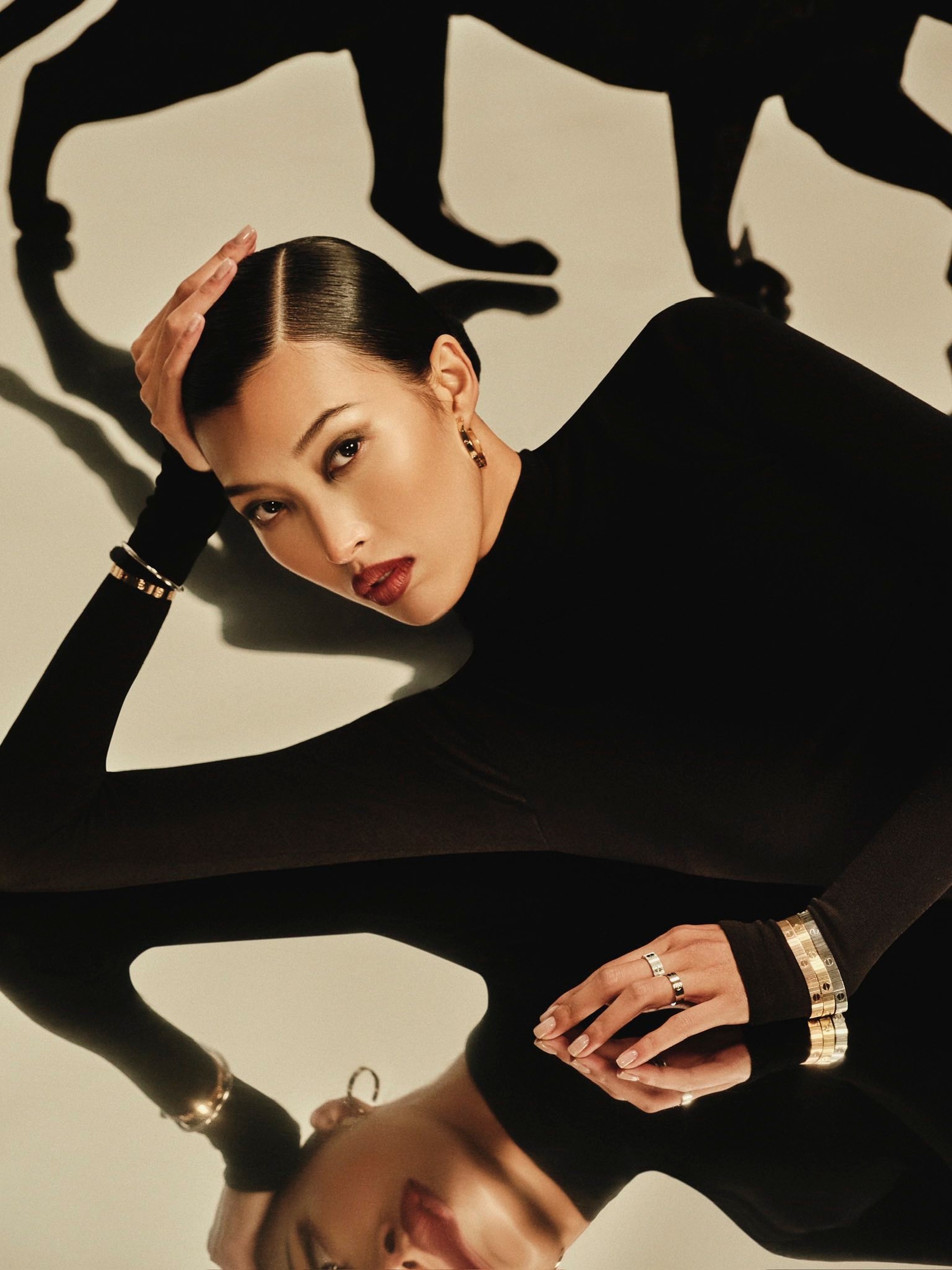 Người mẫu Việt gây chú ý ở Paris với màn catwalk được so với báo đen - 10 Người mẫu Việt gây chú ý ở Paris với màn catwalk được so với báo đen - 10