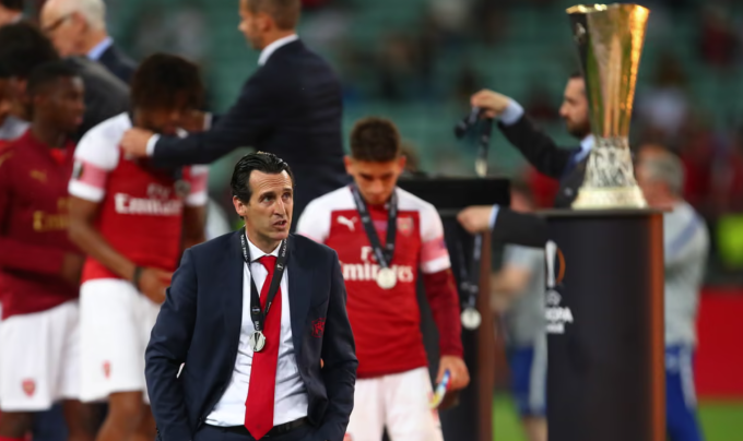 HLV Unai Emery thất vọng sau khi cùng Arsenal thua Chelsea ở chung kết Europa League năm 2019. Ảnh: AMA