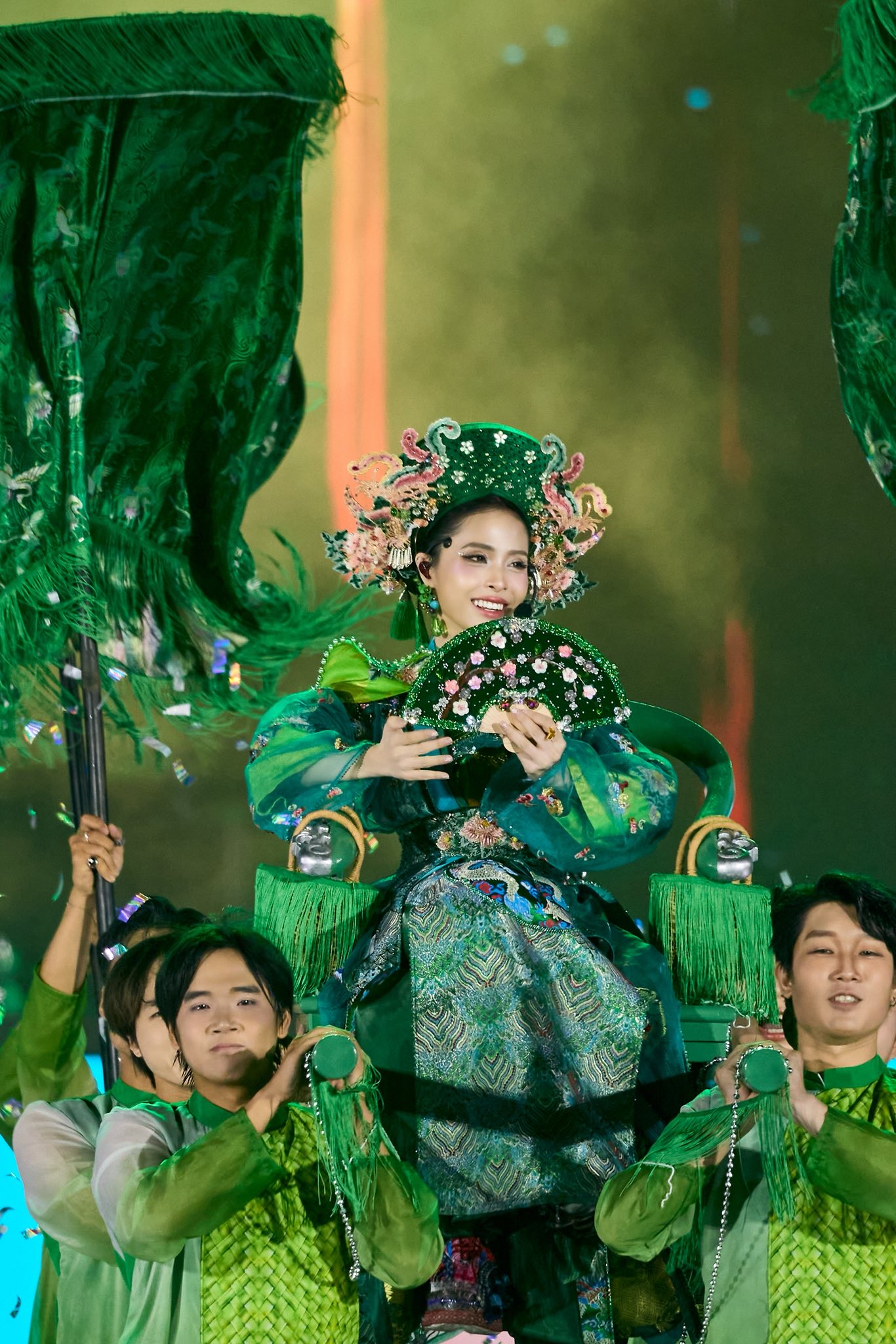 Chưa ai làm được như Hoàng Thùy Linh- Ảnh 2.