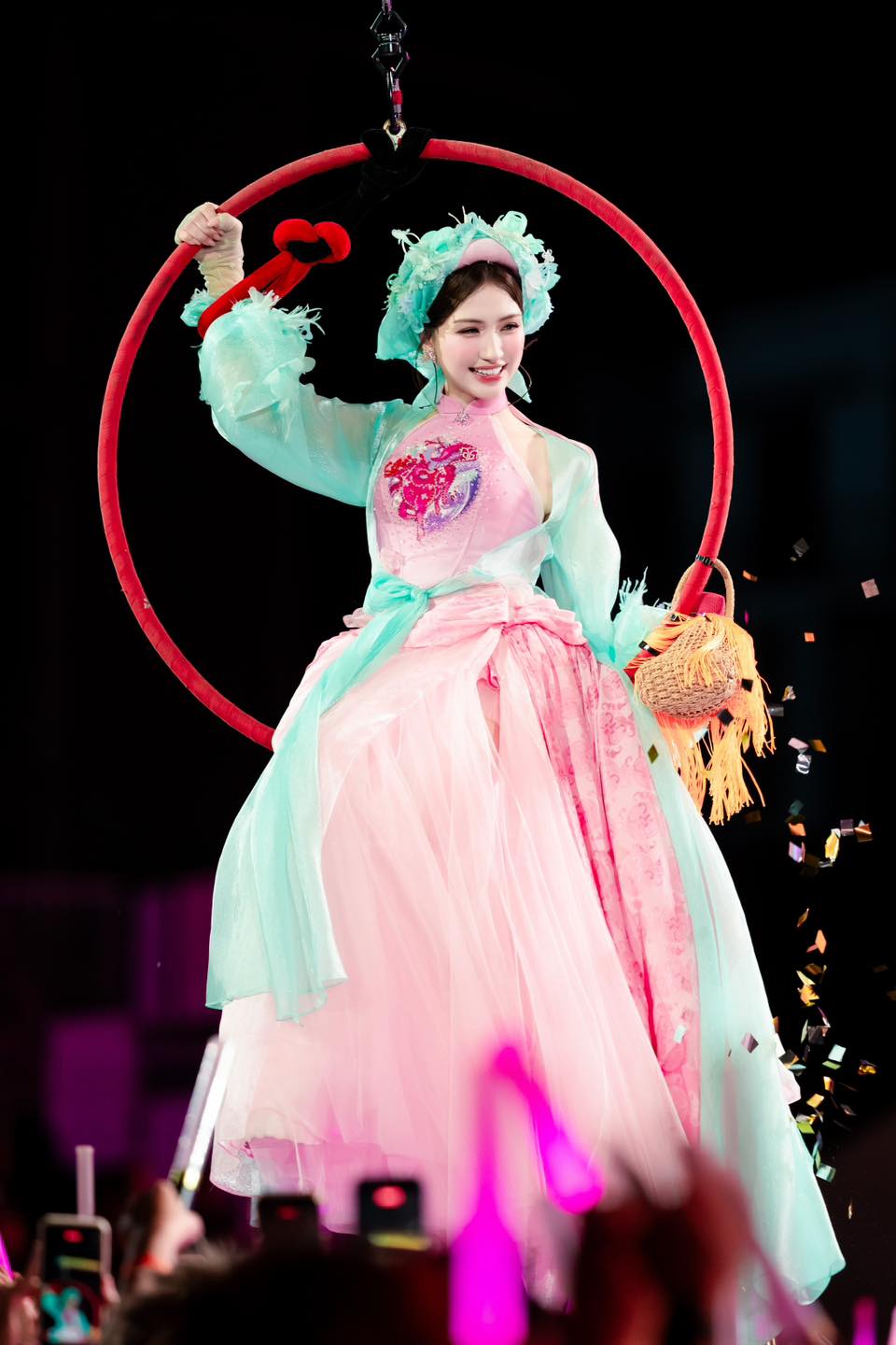 Chưa ai làm được như Hoàng Thùy Linh- Ảnh 15.