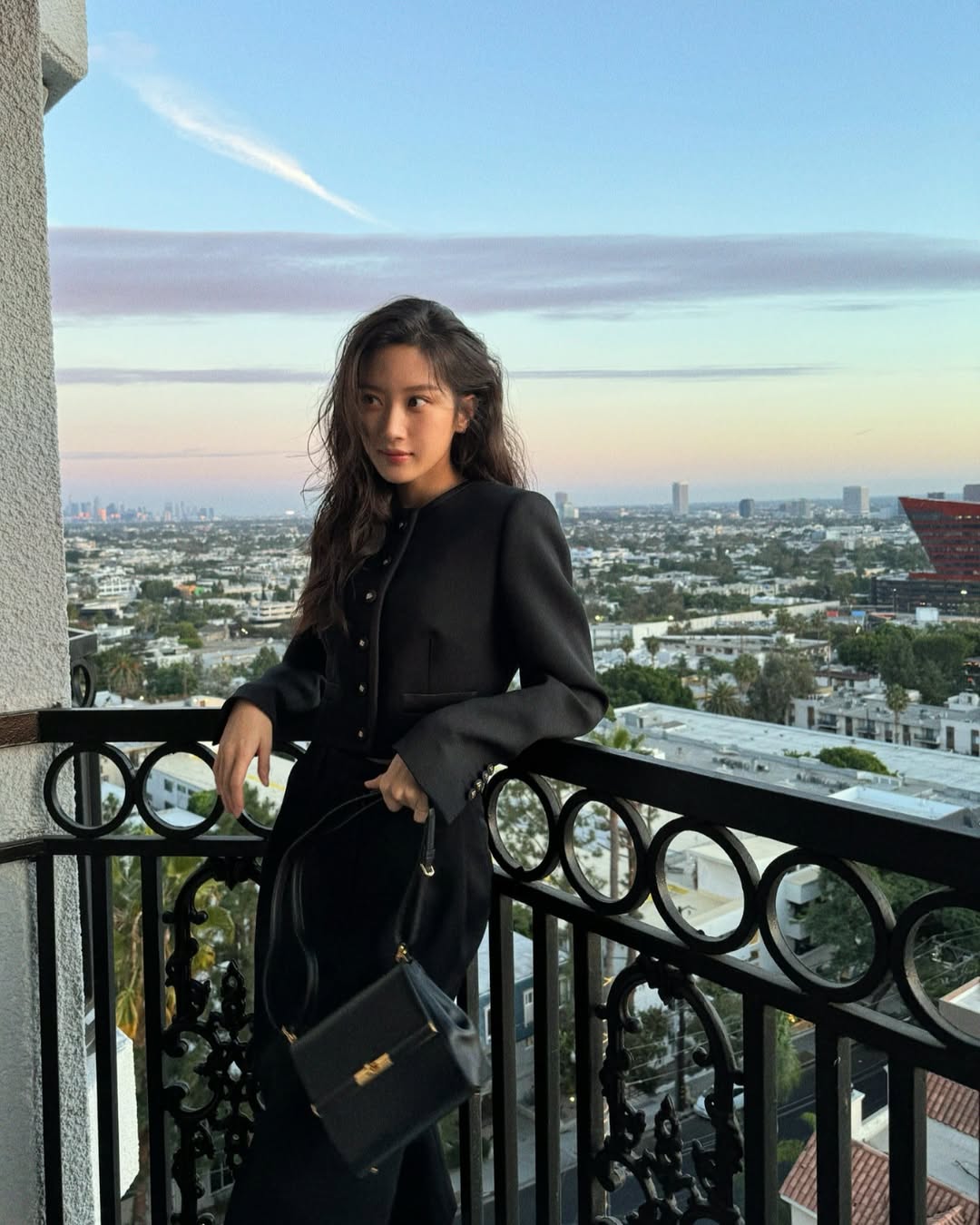 Nữ chính phim Hàn gây sốt Việt Nam: Nhan sắc mỏng manh nhìn muốn che chở, gu thời trang 