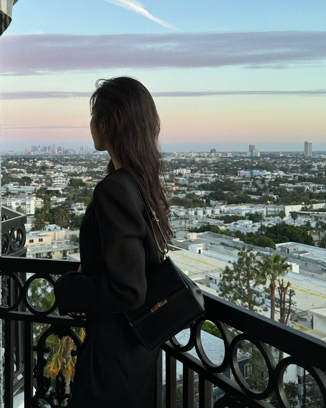 Nữ chính phim Hàn gây sốt Việt Nam: Nhan sắc mỏng manh nhìn muốn che chở, gu thời trang 