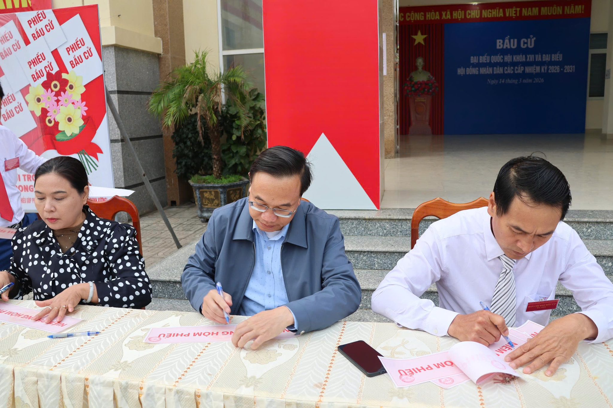 Cử tri đặc khu Bạch Long Vĩ nô nức bầu cử đại biểu Quốc hội 2026 - Ảnh 8.