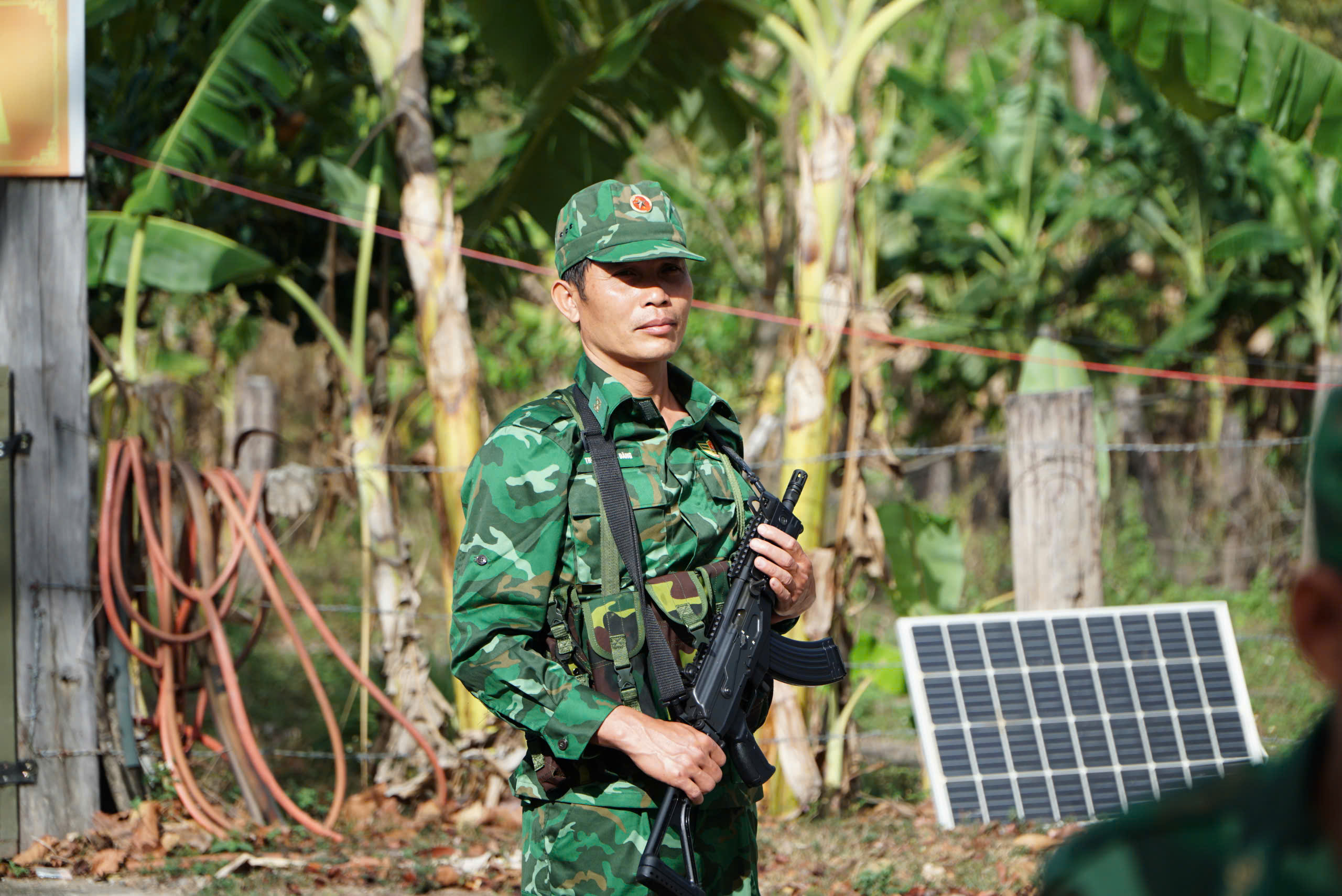 Bầu cử Quốc hội: Hòm phiếu lưu động đến vùng biên giới- Ảnh 5. Bầu cử Quốc hội: Hòm phiếu lưu động đến vùng biên giới- Ảnh 5.