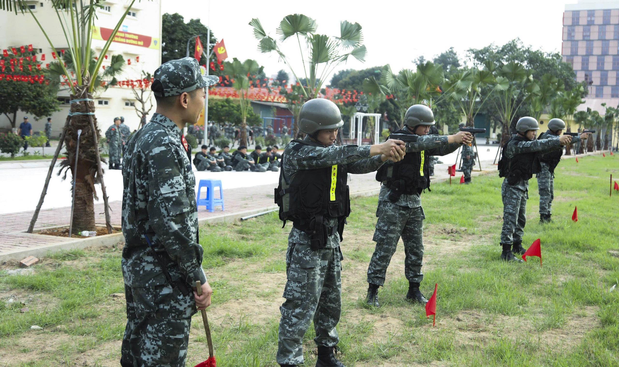 Cảnh sát đặc nhiệm tinh nhuệ sẵn sàng đảm bảo an ninh tuyệt đối ngày bầu cử - Ảnh 5.