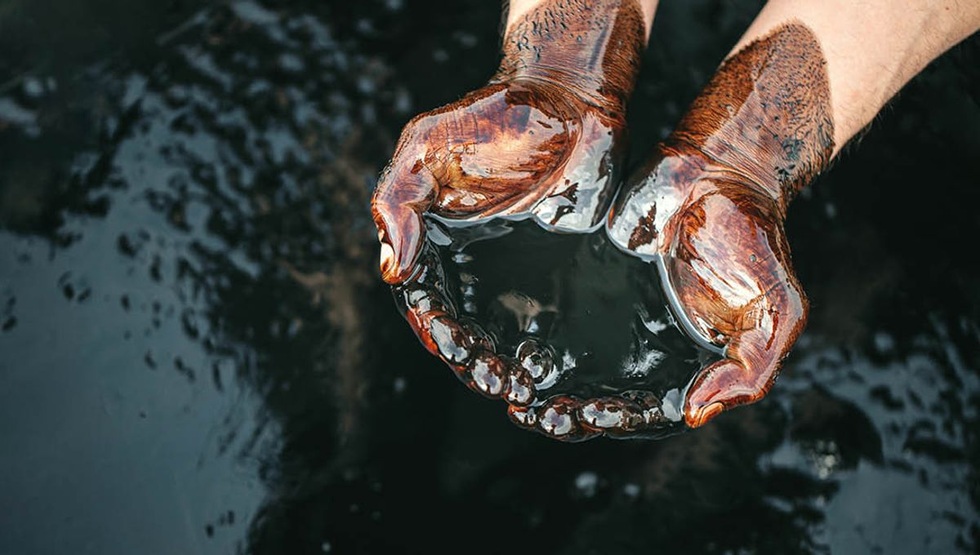 Giải mã bí mật dầu mỏ: Xương sống thầm lặng với 95% hàng hóa toàn cầu - 4