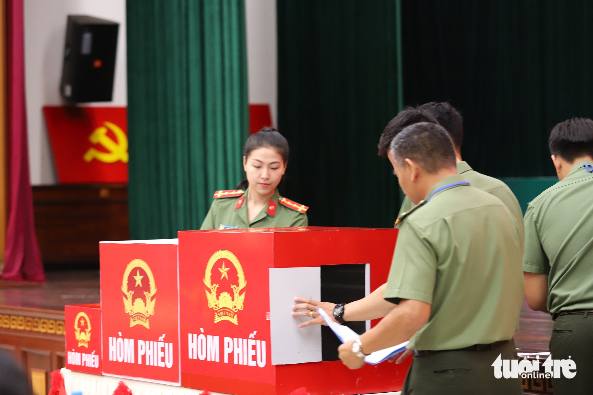 Bầu cử - Ảnh 2.