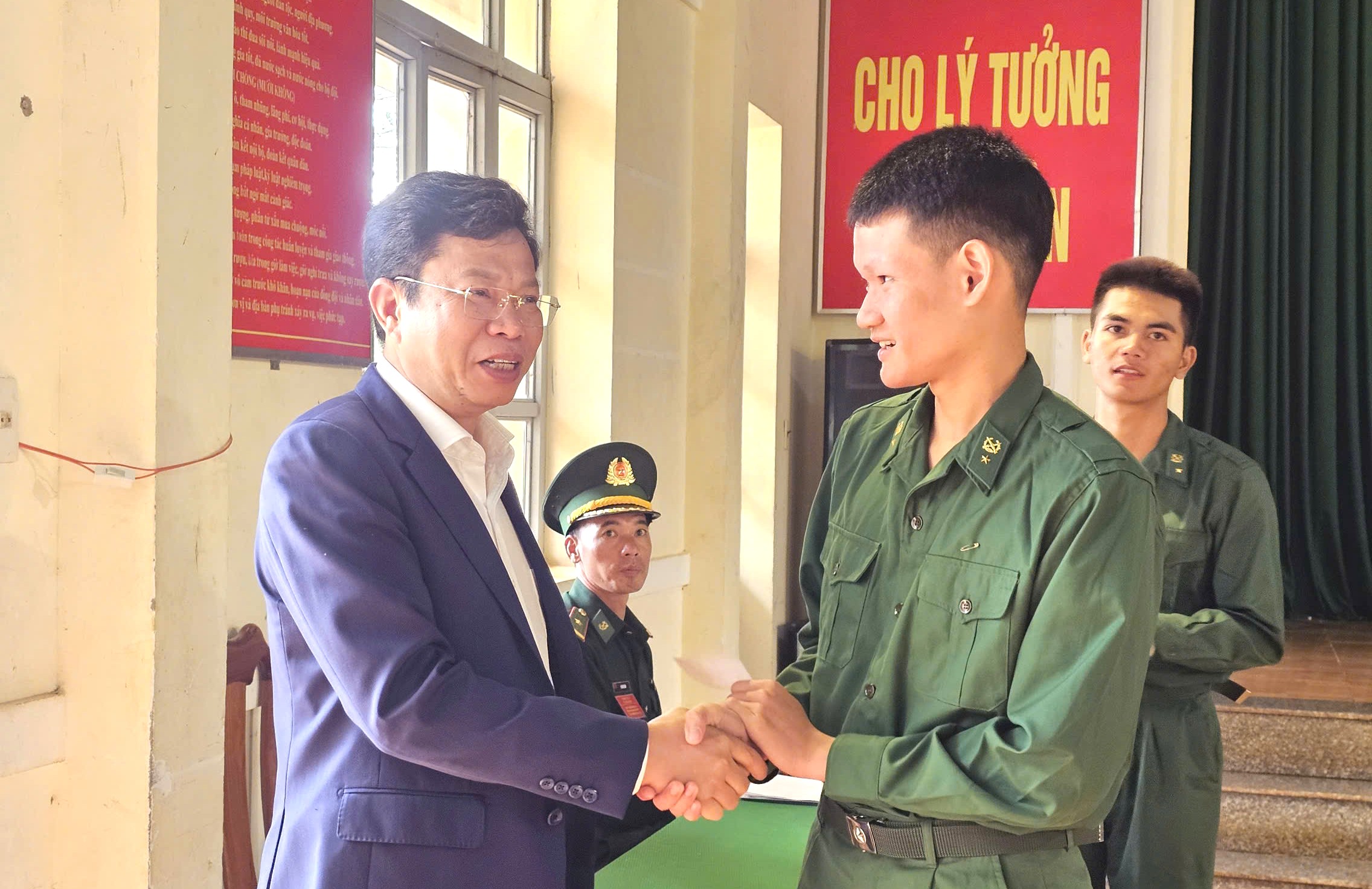 Bầu cử Quốc hội: Lâm Đồng 5 khu vực bỏ phiếu sớm hơn ngày bầu cử toàn quốc- Ảnh 5.