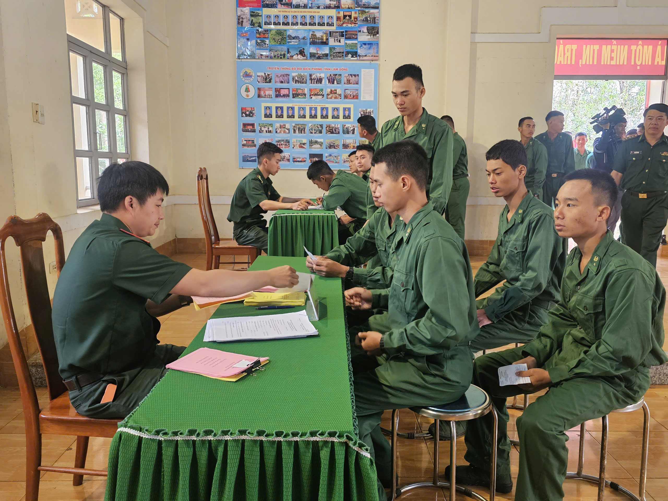 Bầu cử Quốc hội: Lâm Đồng 5 khu vực bỏ phiếu sớm hơn ngày bầu cử toàn quốc- Ảnh 8.