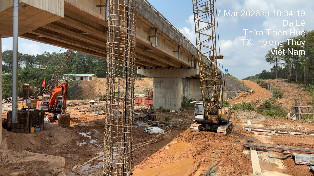 Nút giao hoành tráng cao tốc Cam Lộ - La Sơn hoàn thành vào năm 2026 - Ảnh 5. Nút giao hoành tráng cao tốc Cam Lộ - La Sơn hoàn thành vào năm 2026 - Ảnh 5.