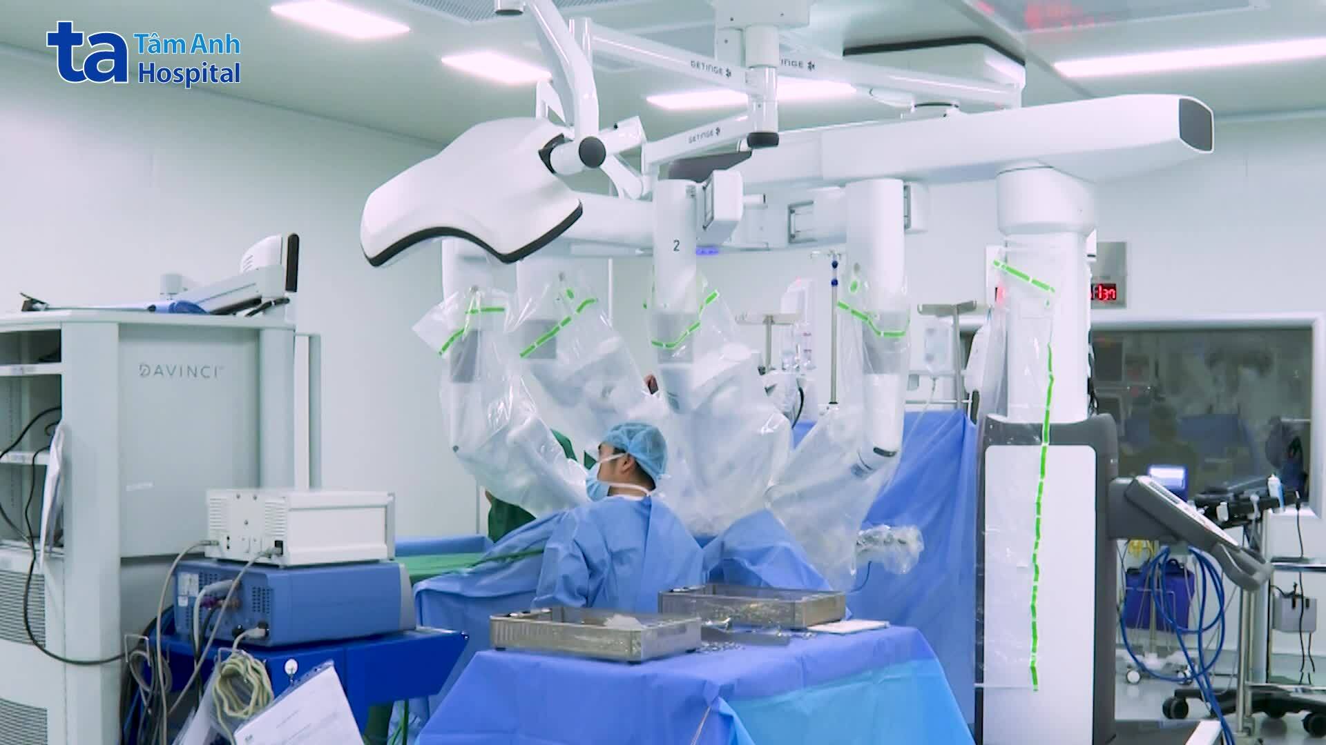 Đào tạo phẫu thuật robot cho gần 200 bác sĩ