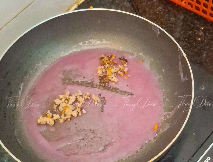 Mách bạn cách làm bánh cuốn 3 màu từ nguyên liệu tự nhiên bắt mắt, thơm ngon cho bữa ăn gia đình 5 Mách bạn cách làm bánh cuốn 3 màu từ nguyên liệu tự nhiên bắt mắt, thơm ngon cho bữa ăn gia đình - 4