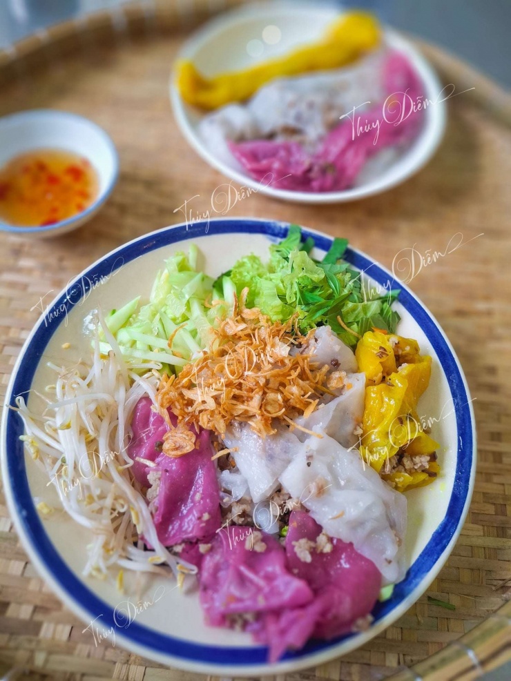 Mách bạn cách làm bánh cuốn 3 màu từ nguyên liệu tự nhiên bắt mắt, thơm ngon cho bữa ăn gia đình 8 Mách bạn cách làm bánh cuốn 3 màu từ nguyên liệu tự nhiên bắt mắt, thơm ngon cho bữa ăn gia đình - 7