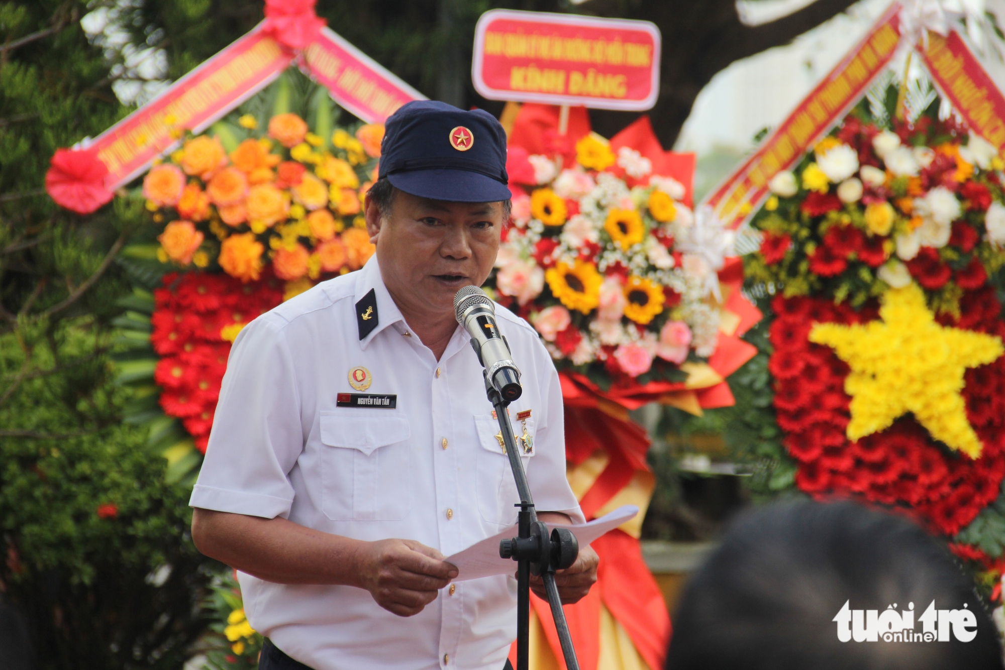 Trước bia tưởng niệm 10 liệt sĩ tại Đà Nẵng, nhớ về 64 chiến sĩ Gạc Ma anh hùng - Ảnh 5.