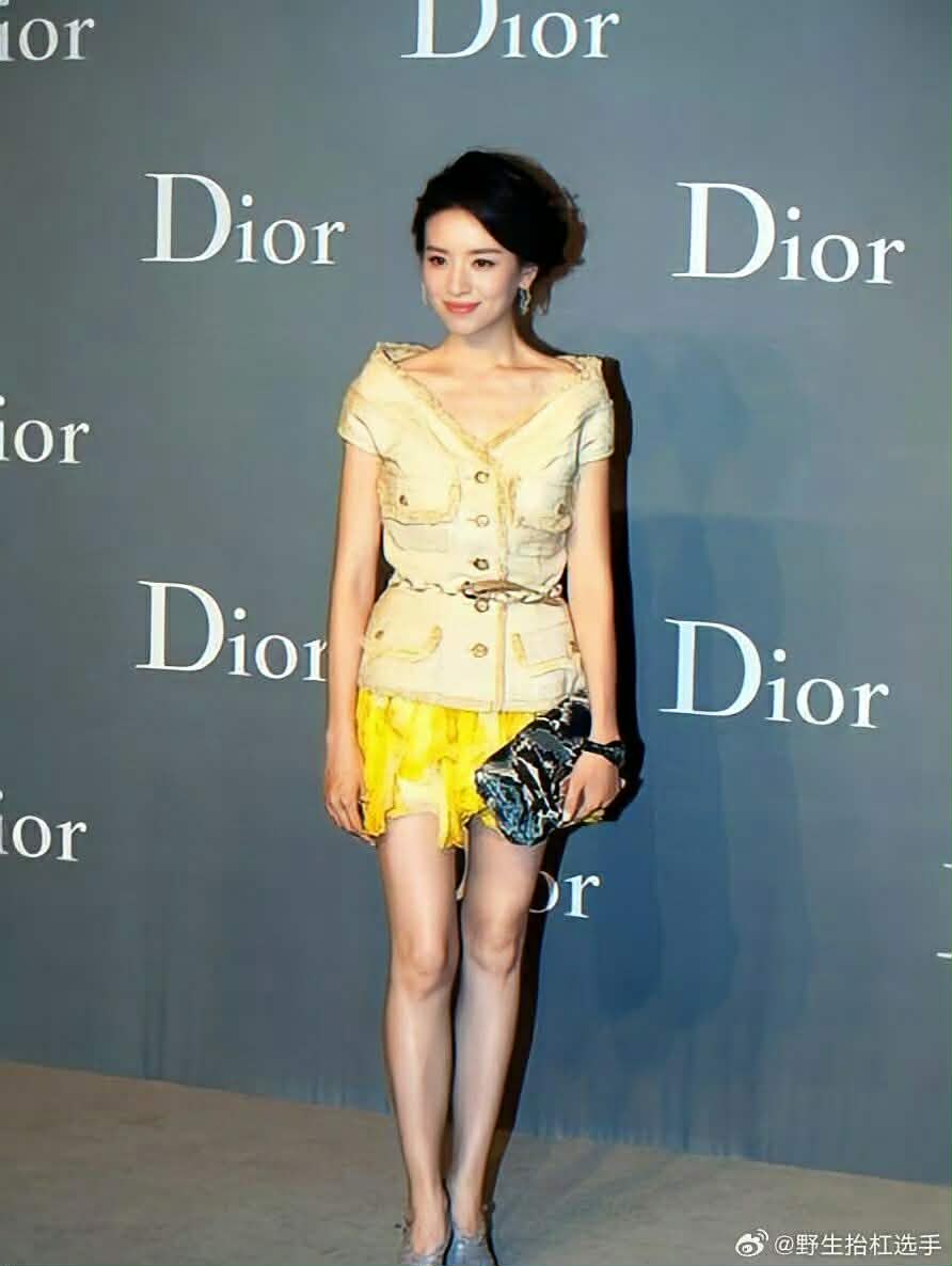 Nhìn lại hình ảnh đoá hoa tinh khiết nhất màn ảnh Hoa ngữ 15 năm trước ai cũng chỉ biết lắc đầu nói giá như- Ảnh 2.