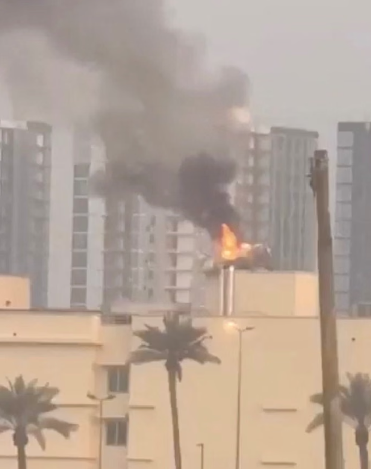 Tên lửa dồn dập ở Vùng Vịnh, khu Đại sứ quán Mỹ tại Iraq trúng rocket - Ảnh 1. Iran - Ảnh 2.