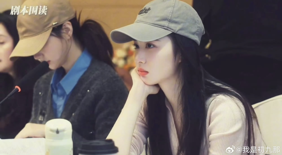 10 nữ thần mặt mộc đẹp nhất Trung Quốc: Địch Lệ Nhiệt Ba xếp sau Vương Sở Nhiên, hạng 1 soi cả ngày không ra khuyết điểm- Ảnh 2.