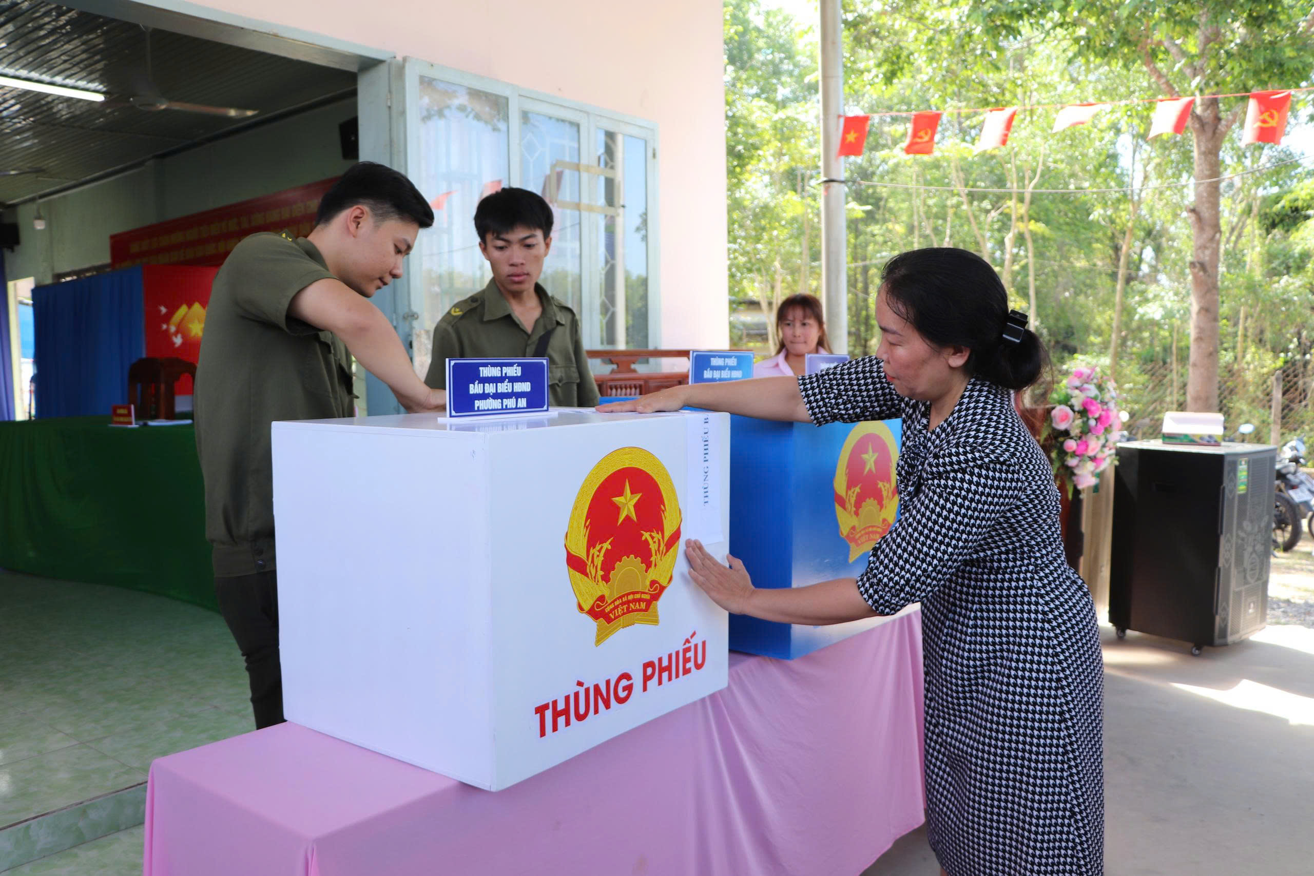 bầu cử - Ảnh 7.